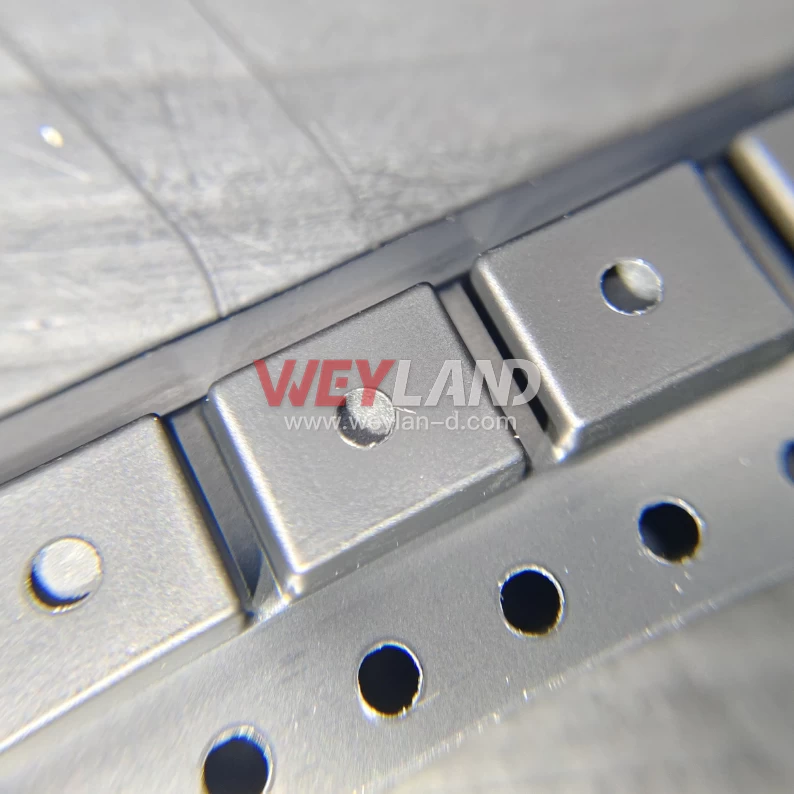 Analog Devices ADUM110N1BRZ-RL7 Picture two