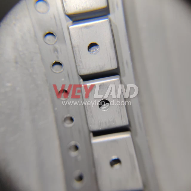 Infineon FM24W256-GTR Picture two