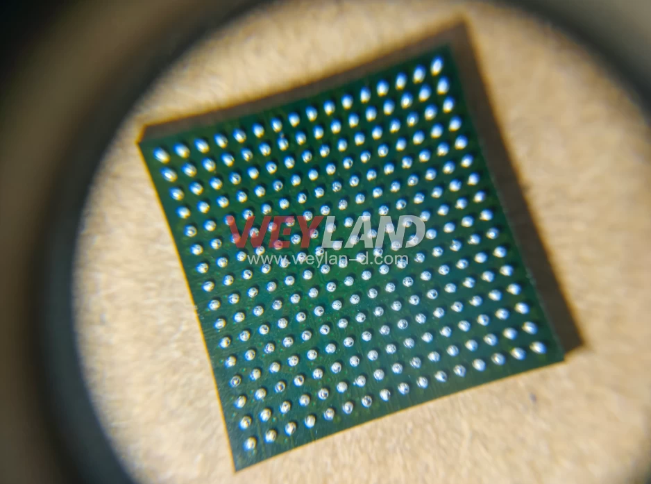 Lattice Semiconductor LCMXO1200C-4FTN256C Picture four