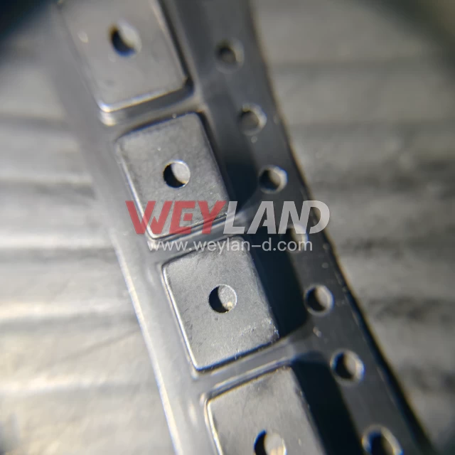 Analog Devices AD7895ARZ-10REEL Picture two