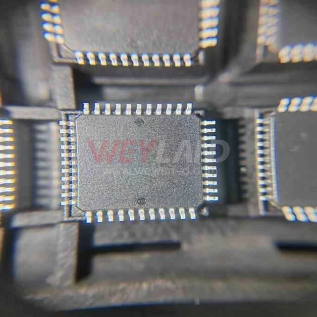 Analog Devices LC4032V-75TN44I Picture two