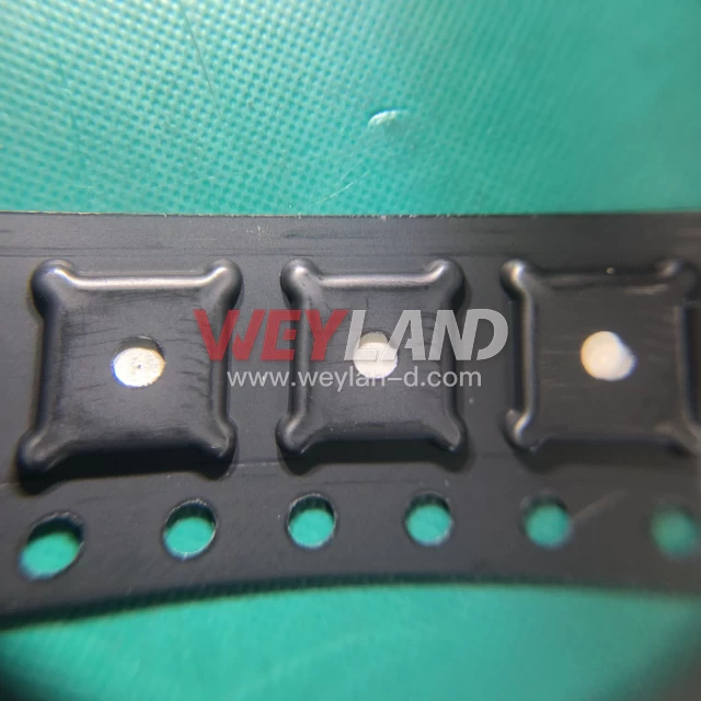 Microchip ATXMEGA32E5-MUR Picture two