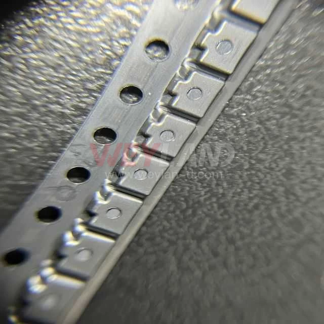Texas Instruments REF3033AIDBZR Picture two