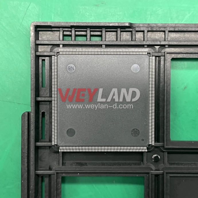 Altera EP3C16Q240C8N Picture two