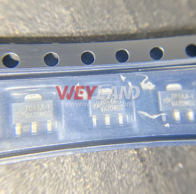 HOLTEK Datasheet HT7044A-1 Picture two