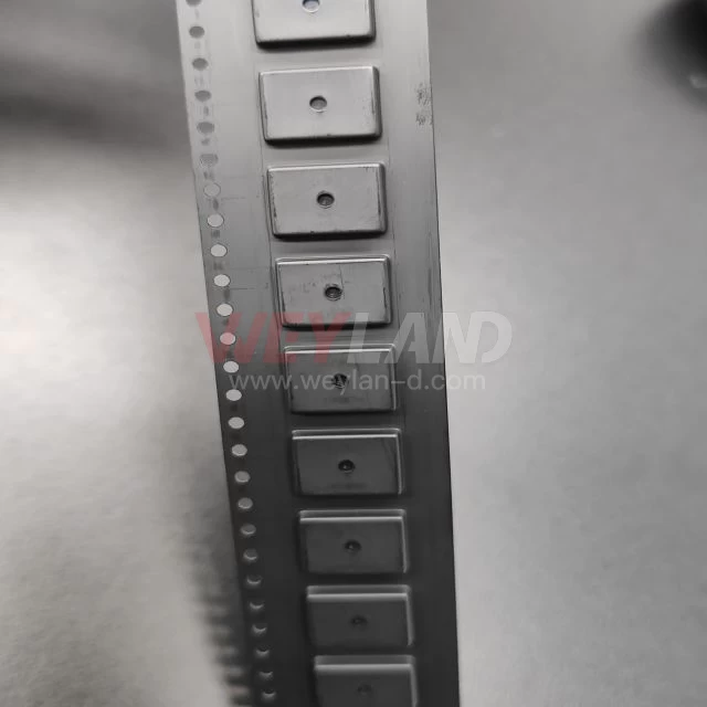 Microchip PIC16F883T-I/SS Picture three