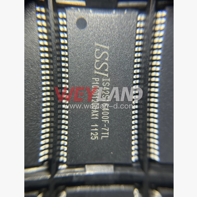 ISSI IS42S16400F-7TL